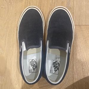Vans unisex navy corduroy slip on